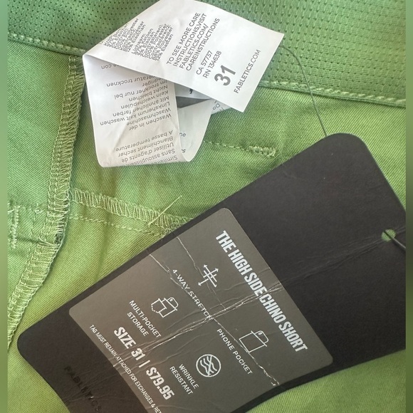 Fabletics Men's The High Side Chino Golf Short, Size 31 Neo Olive Fab Flag NWT - Picture 5 of 8